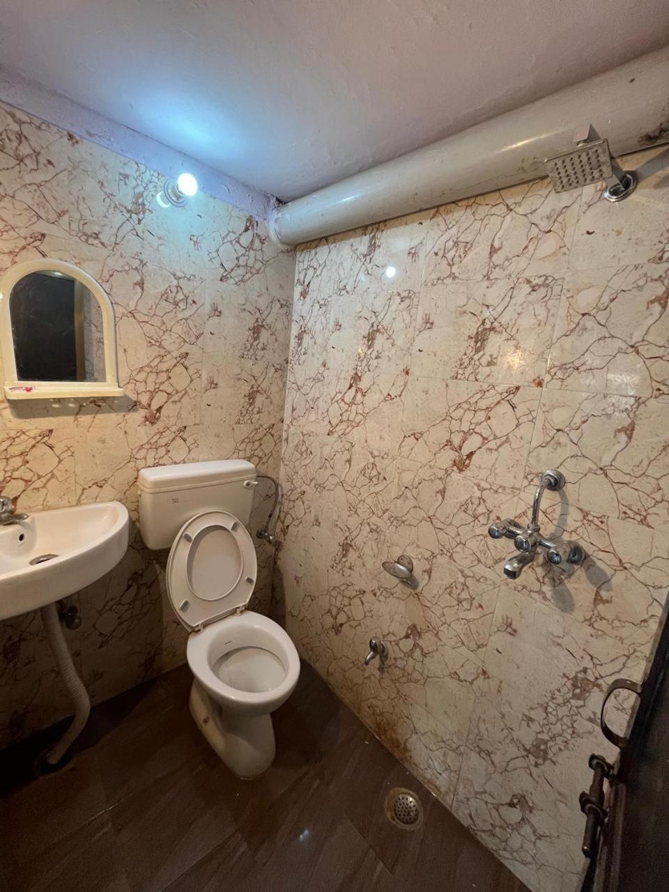 Vishwa Deva Homestay Βαρανάσι Εξωτερικό φωτογραφία